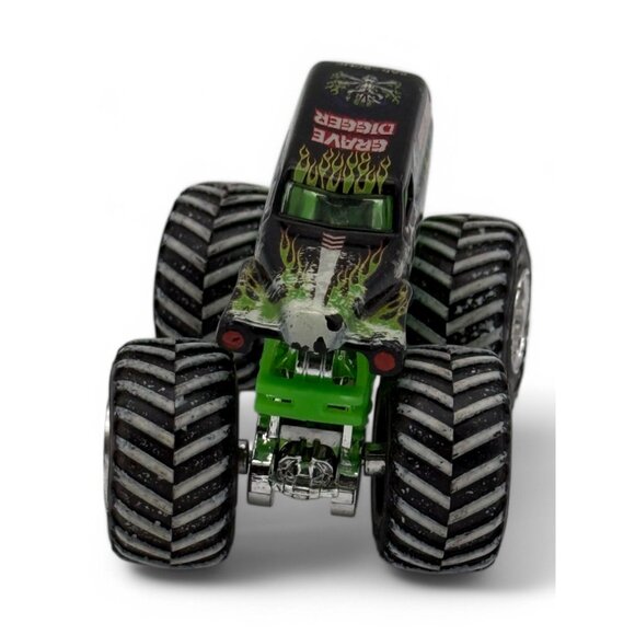 Hot Wheels Monster Jam Grave Digger 1:64 Diecast Truck Collectible Preowned - Picture 5 of 5